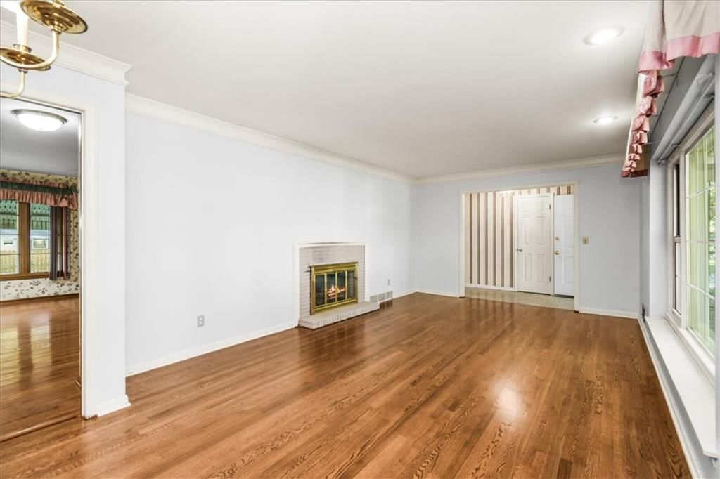 Photo 9 of 35 - 11000 Washington Street, Kansas City, MO 64114