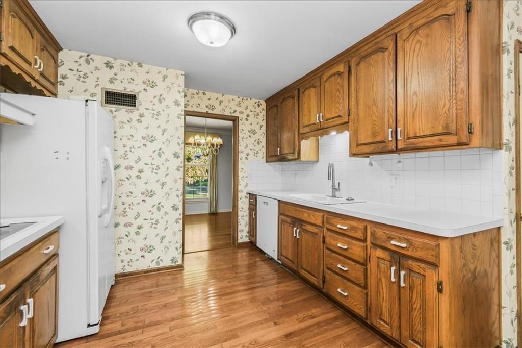 Photo 11 of 35 - 11000 Washington Street, Kansas City, MO 64114