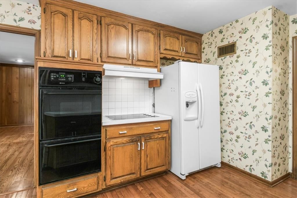 Double oven and electric range at 11000 Washington Street, Kansas City, MO 64114