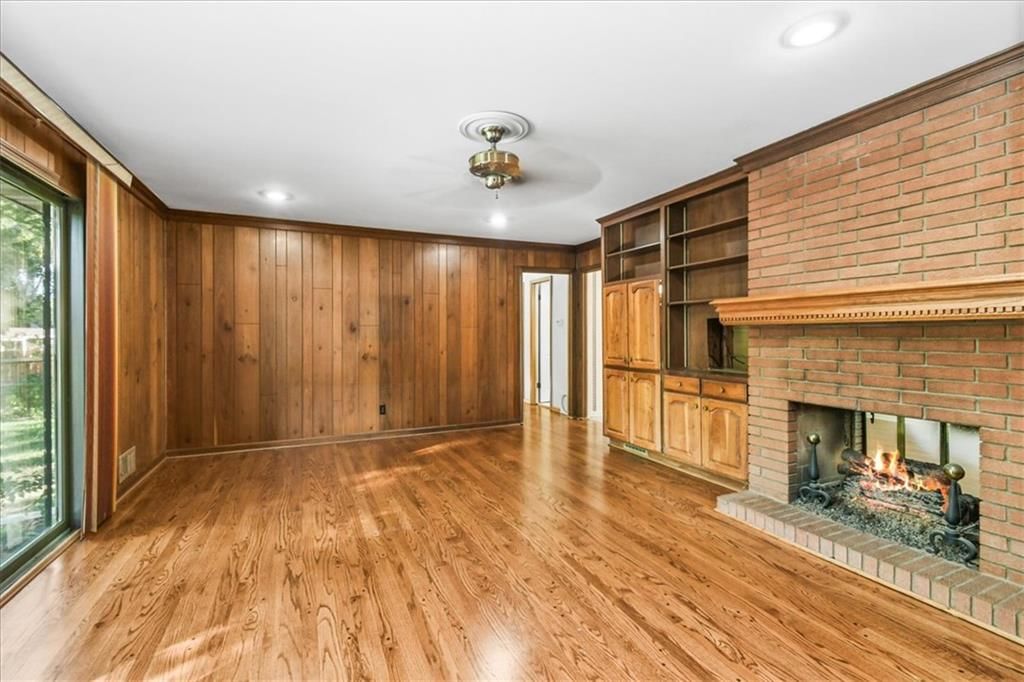Shiplap / paneling and recessed lighting at 11000 Washington Street, Kansas City, MO 64114