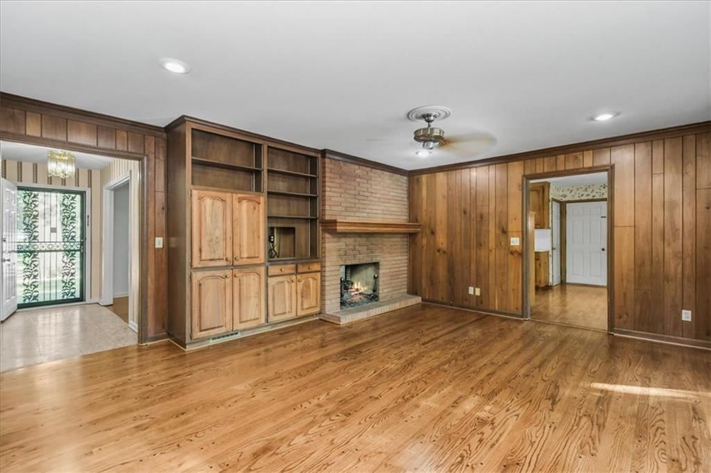 Photo 15 of 35 - 11000 Washington Street, Kansas City, MO 64114