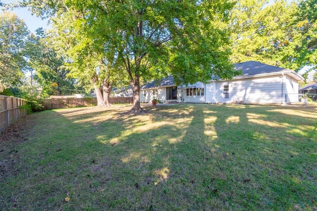 Photo 31 of 35 - 11000 Washington Street, Kansas City, MO 64114
