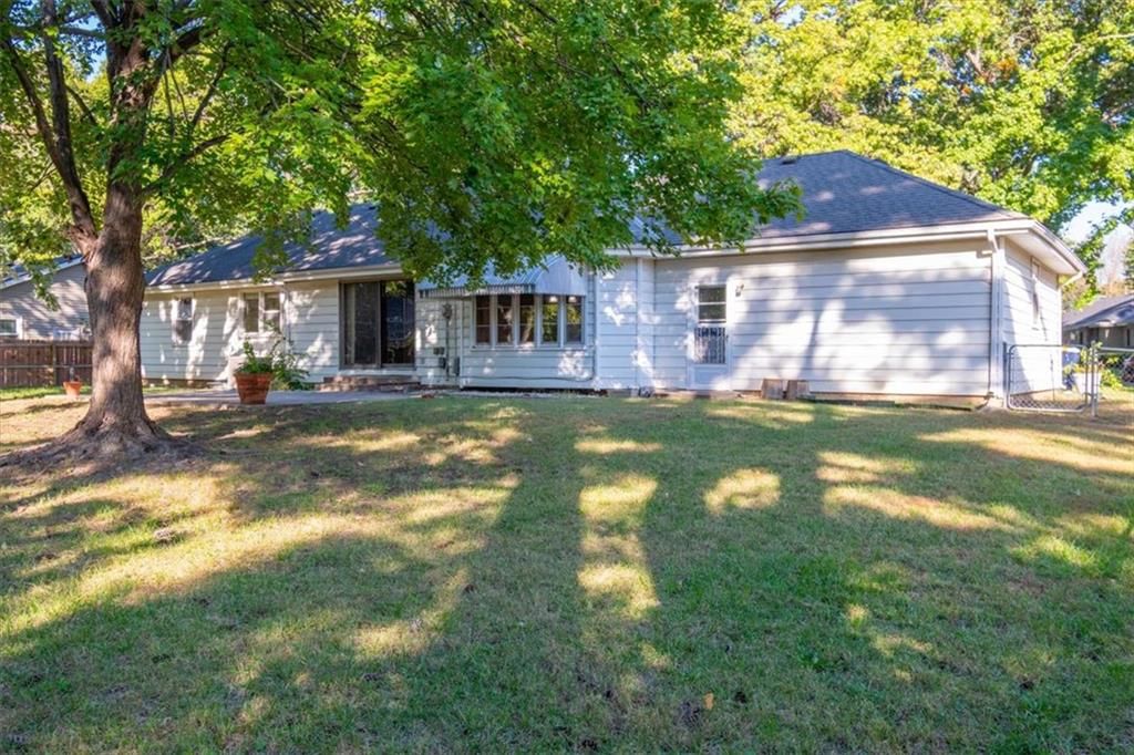 Photo 32 of 35 - 11000 Washington Street, Kansas City, MO 64114