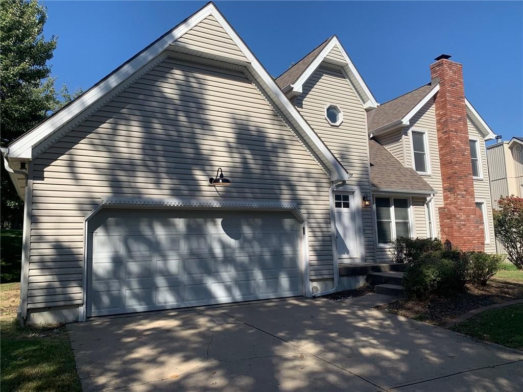 Attached garage at 8304 Marston Avenue, Kansas City, MO 64151