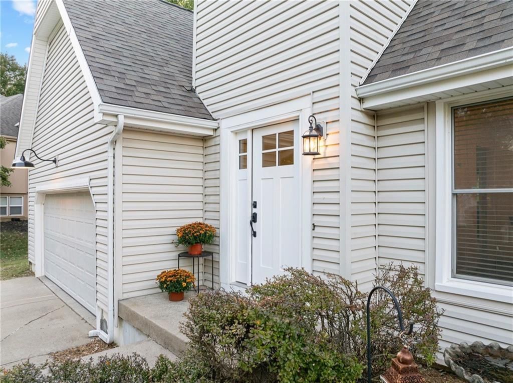 8304 Marston Avenue, Kansas City, MO: listing photo 2