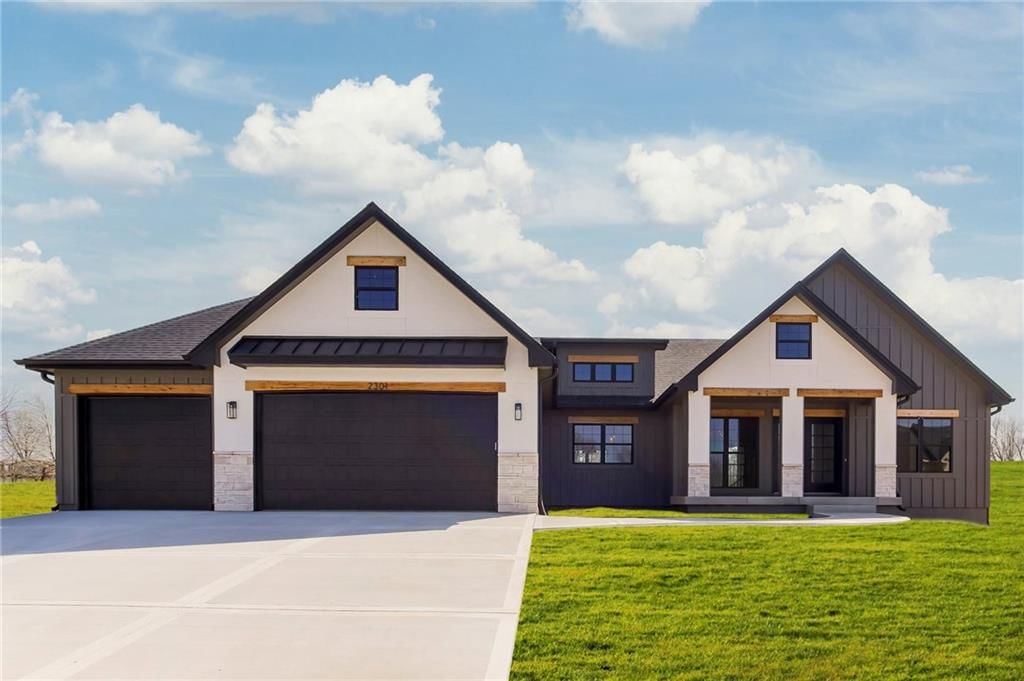 2313 Larkspur Lane, Kearney, MO