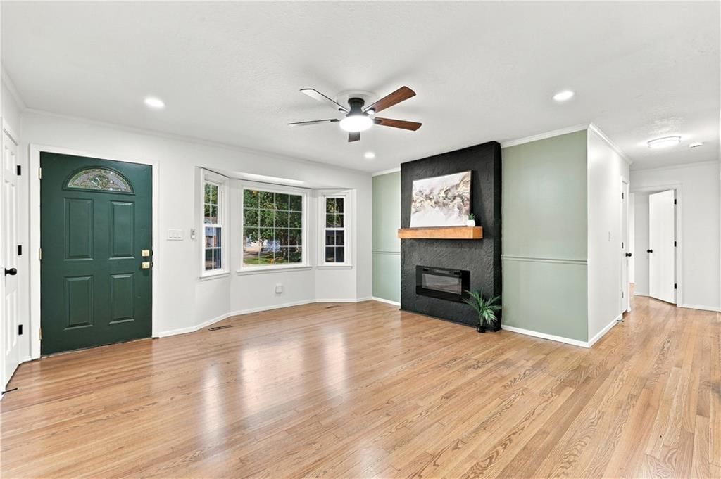 Photo 5 of 34 - 15401 E 36th Street S, Independence, MO 64055