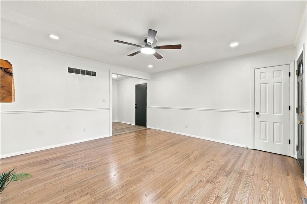 Photo 7 of 34 - 15401 E 36th Street S, Independence, MO 64055
