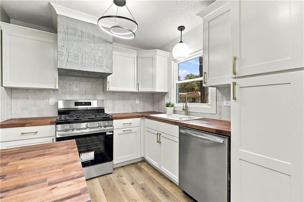 Photo 10 of 34 - 15401 E 36th Street S, Independence, MO 64055