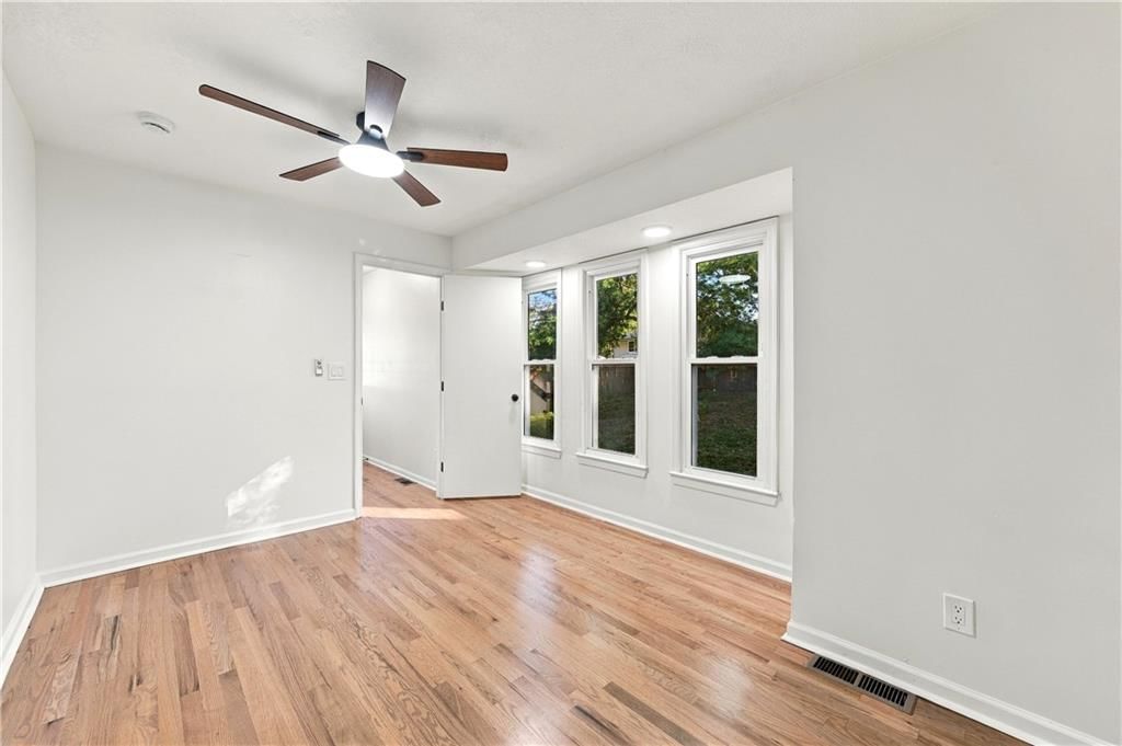 Photo 16 of 34 - 15401 E 36th Street S, Independence, MO 64055
