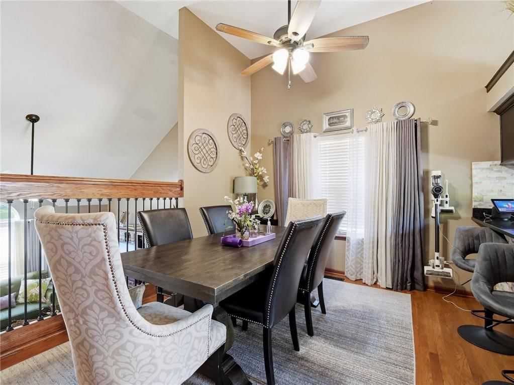 Photo 8 of 39 - 337 NE Dreamweaver Avenue, Lee's Summit, MO 64086