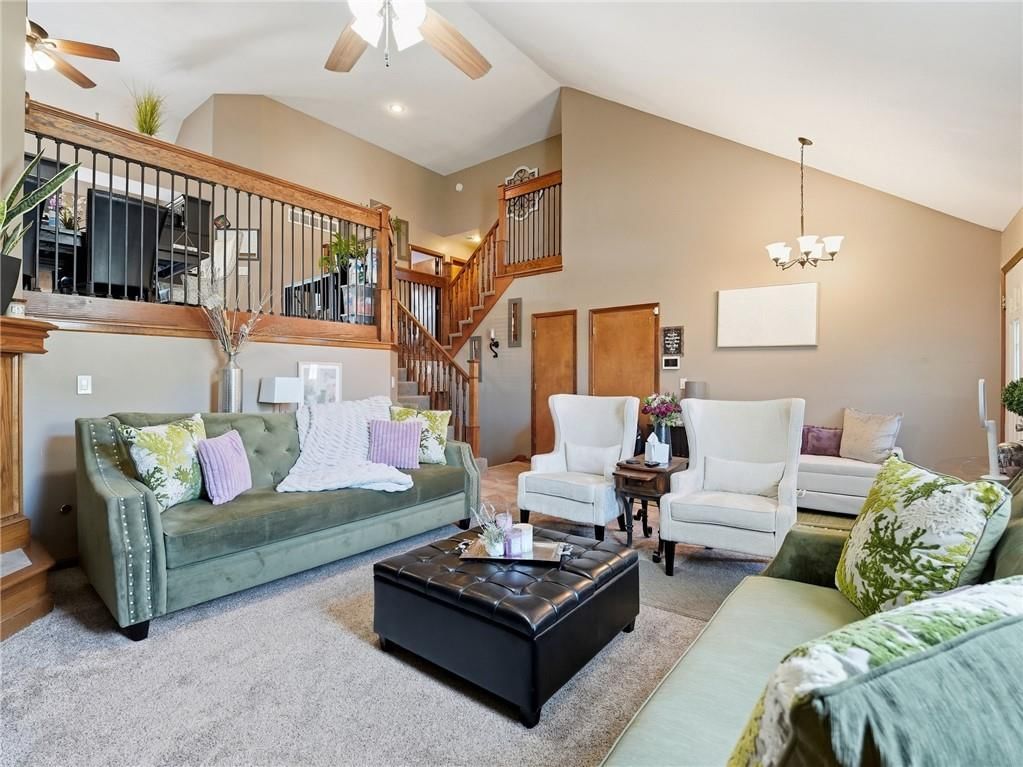 Photo 12 of 39 - 337 NE Dreamweaver Avenue, Lee's Summit, MO 64086