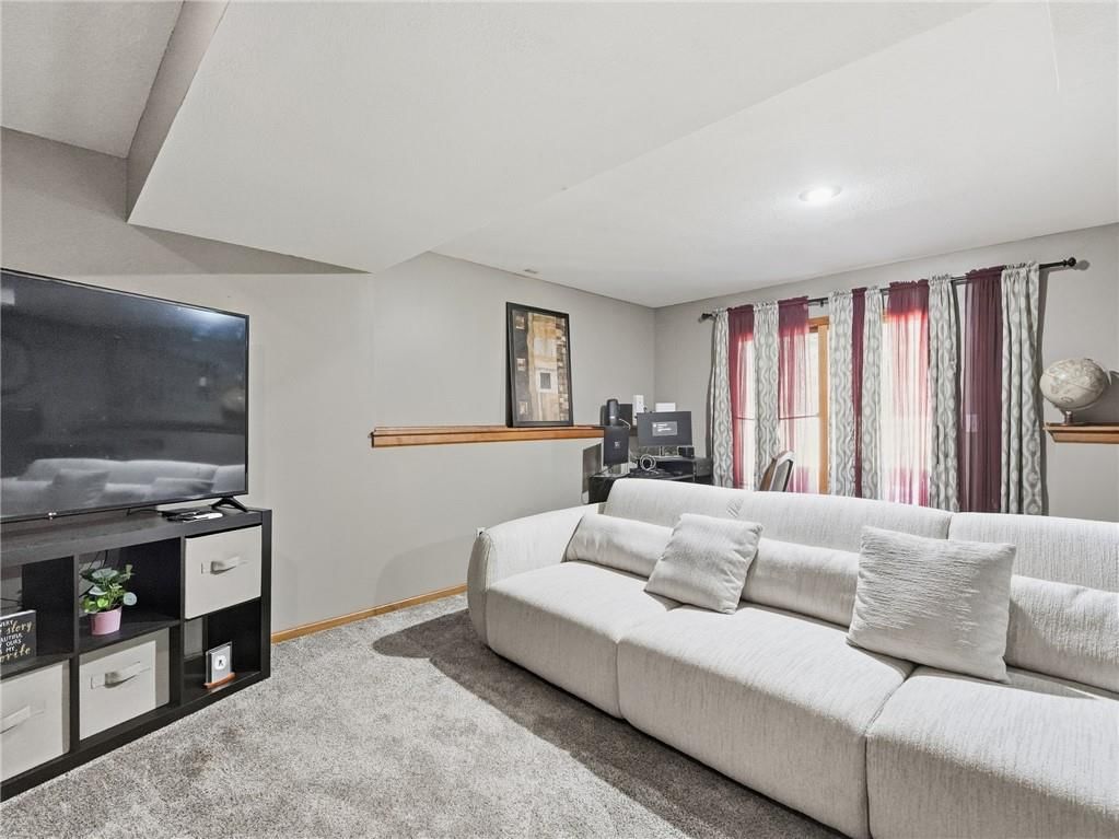 Finished basement at 337 NE Dreamweaver Avenue, Lee's Summit, MO 64086