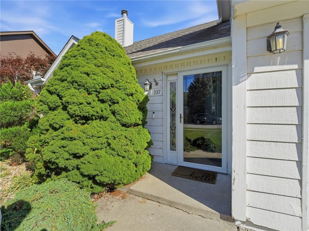 Photo 33 of 39 - 337 NE Dreamweaver Avenue, Lee's Summit, MO 64086