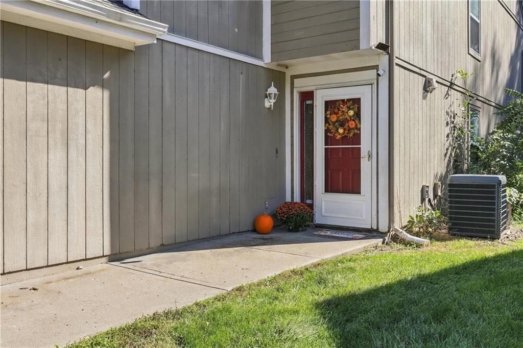 15521 E 48th Street, Kansas City, MO: listing photo 2