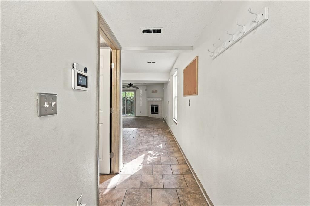 15521 E 48th Street, Kansas City, MO: listing photo 3