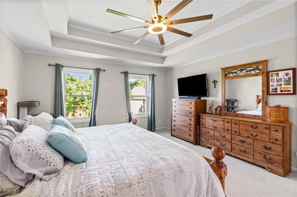 Photo 17 of 45 - 13470 Timber Park Lane, Platte City, MO 64079