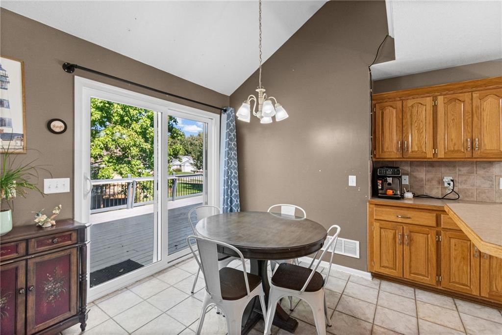 Breakfast nook at 13470 Timber Park Lane, Platte City, MO 64079