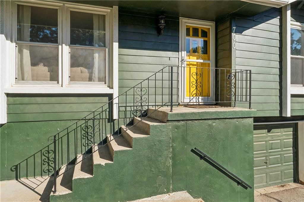 Photo 4 of 54 - 700 NE 55TH Street, Kansas City, MO 64118
