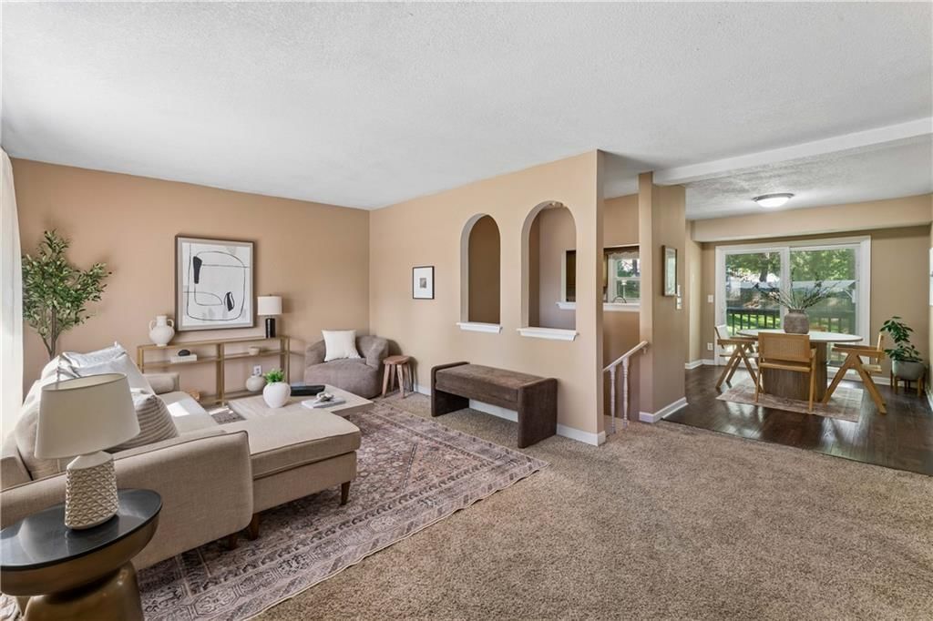 Photo 6 of 54 - 700 NE 55TH Street, Kansas City, MO 64118