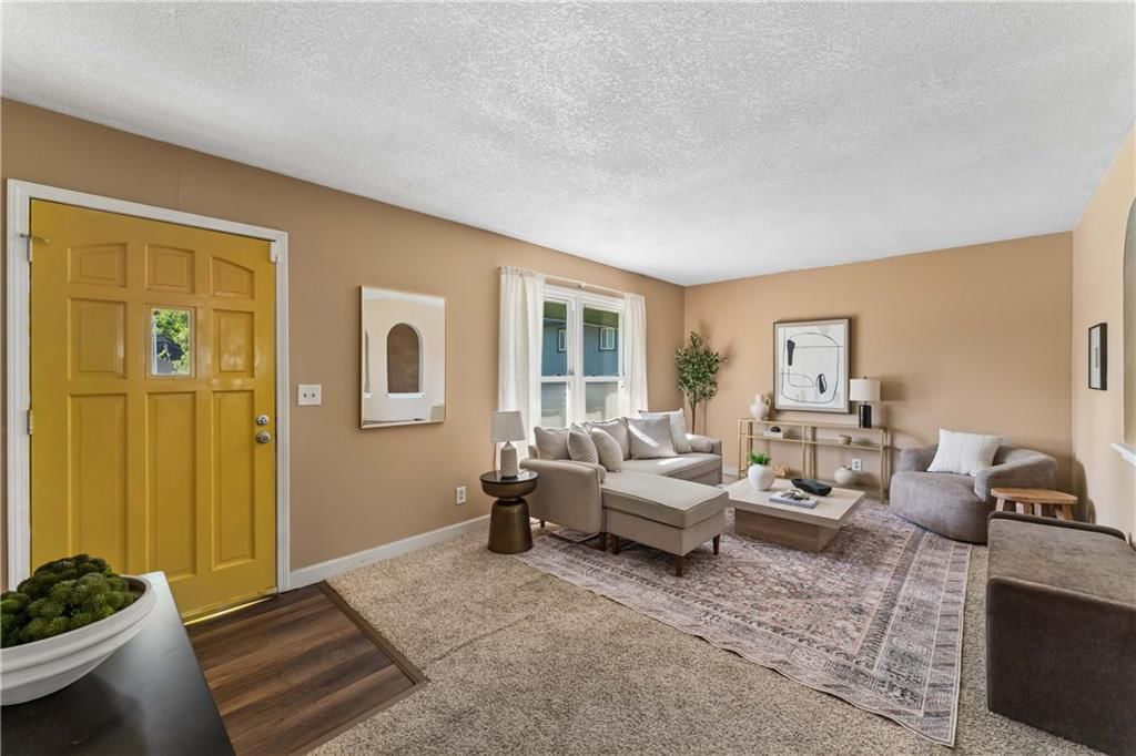 Photo 7 of 54 - 700 NE 55TH Street, Kansas City, MO 64118