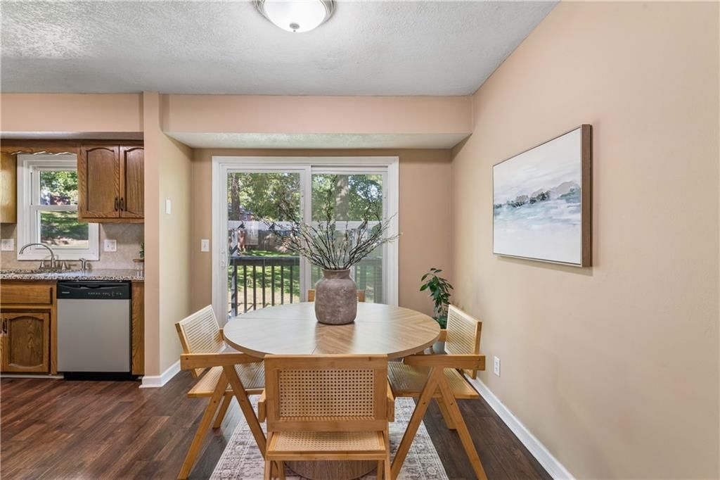 Photo 17 of 54 - 700 NE 55TH Street, Kansas City, MO 64118