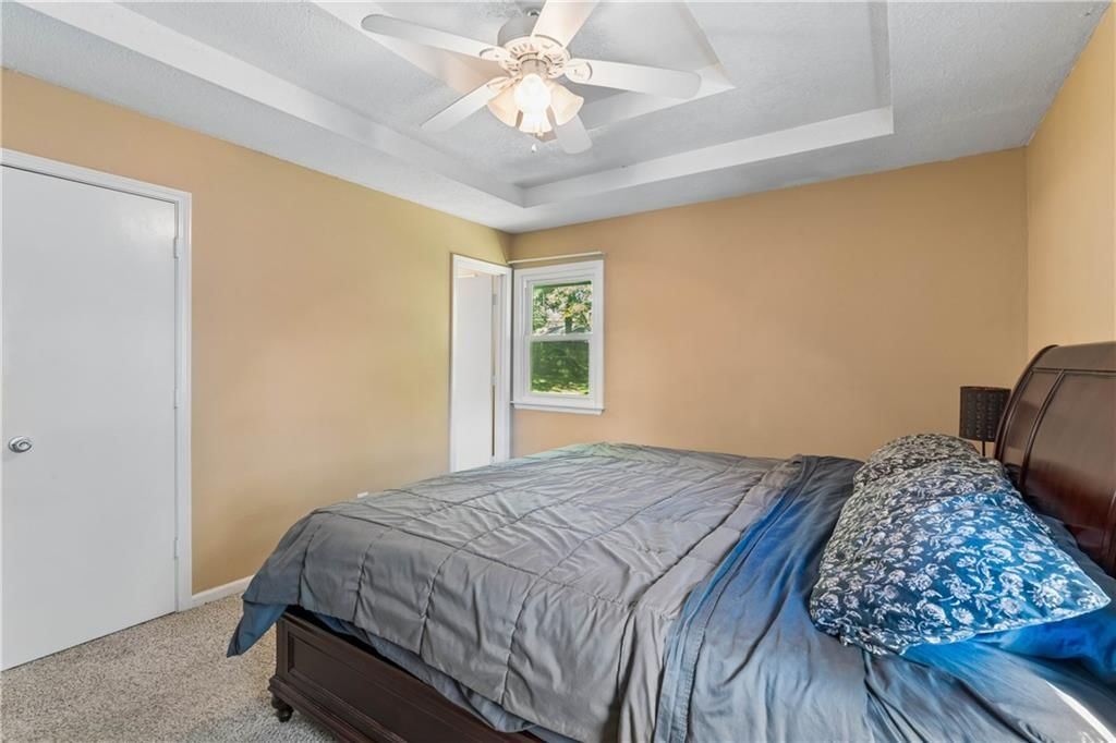 Photo 20 of 54 - 700 NE 55TH Street, Kansas City, MO 64118