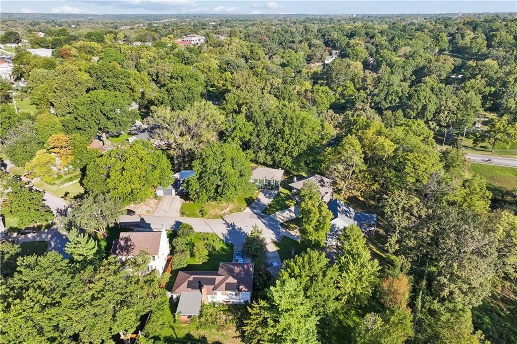 Photo 42 of 54 - 700 NE 55TH Street, Kansas City, MO 64118