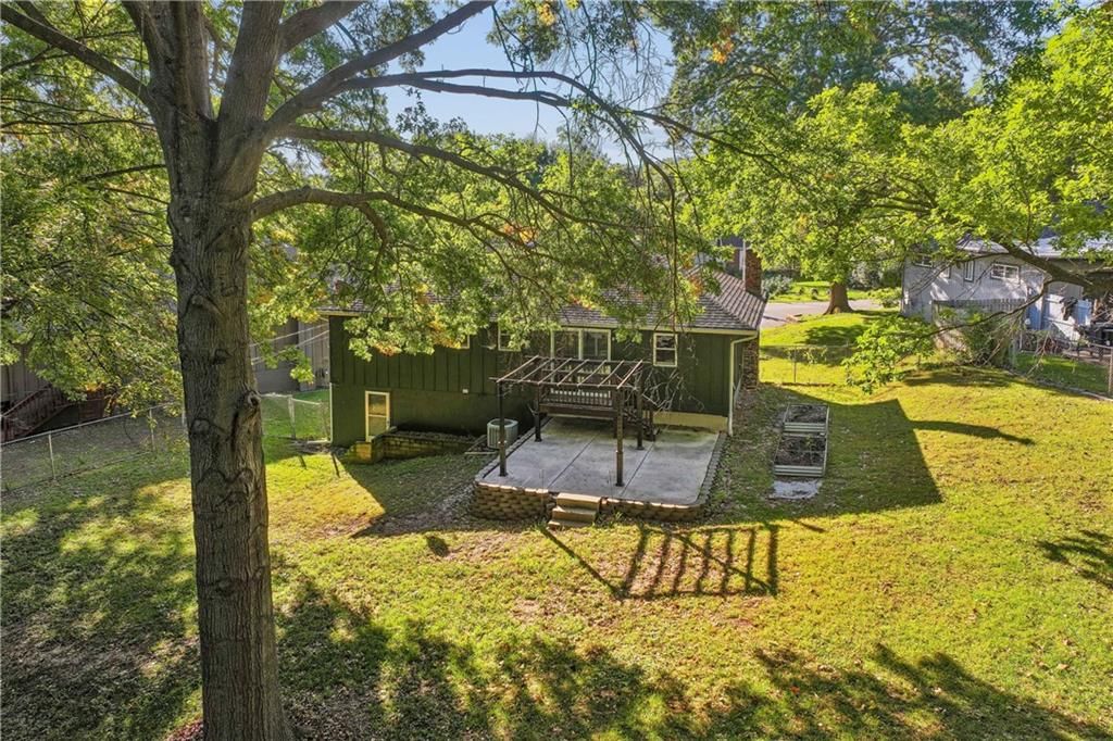 Photo 46 of 54 - 700 NE 55TH Street, Kansas City, MO 64118