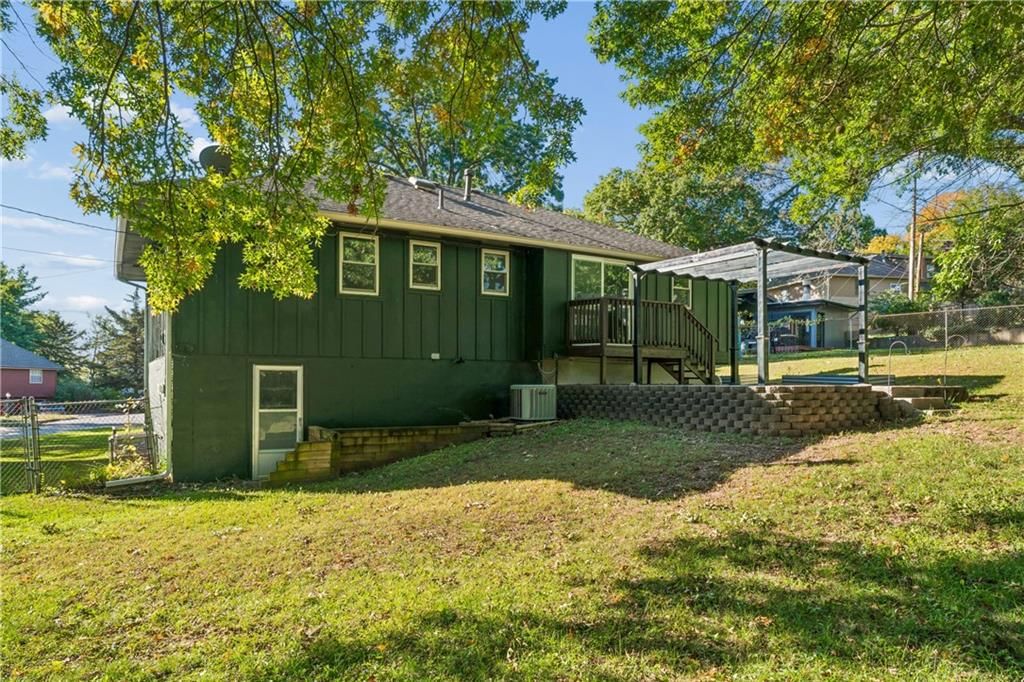 Photo 47 of 54 - 700 NE 55TH Street, Kansas City, MO 64118