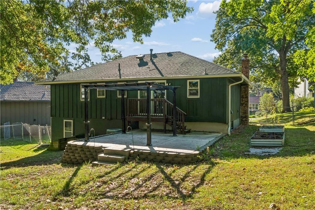 Photo 48 of 54 - 700 NE 55TH Street, Kansas City, MO 64118