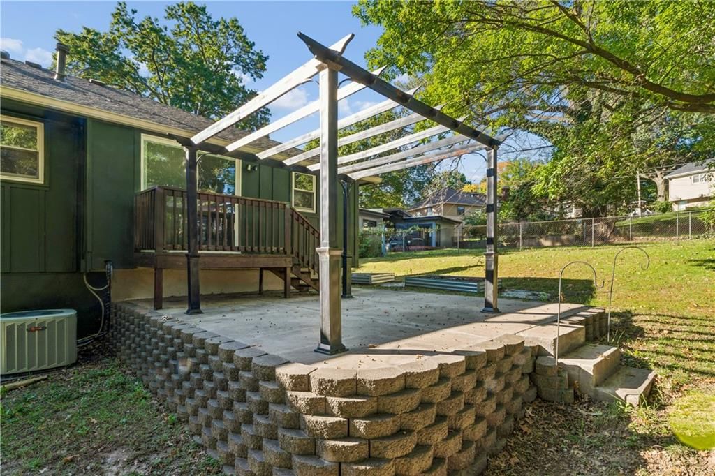 Photo 50 of 54 - 700 NE 55TH Street, Kansas City, MO 64118
