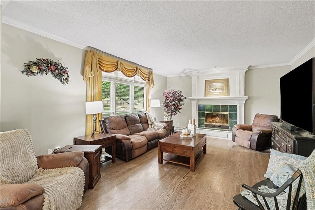5304 Mullen Road, Shawnee, KS