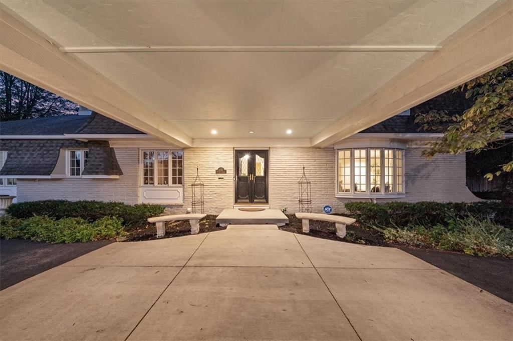 1287 W 61st Terrace, Kansas City, MO: listing photo 2