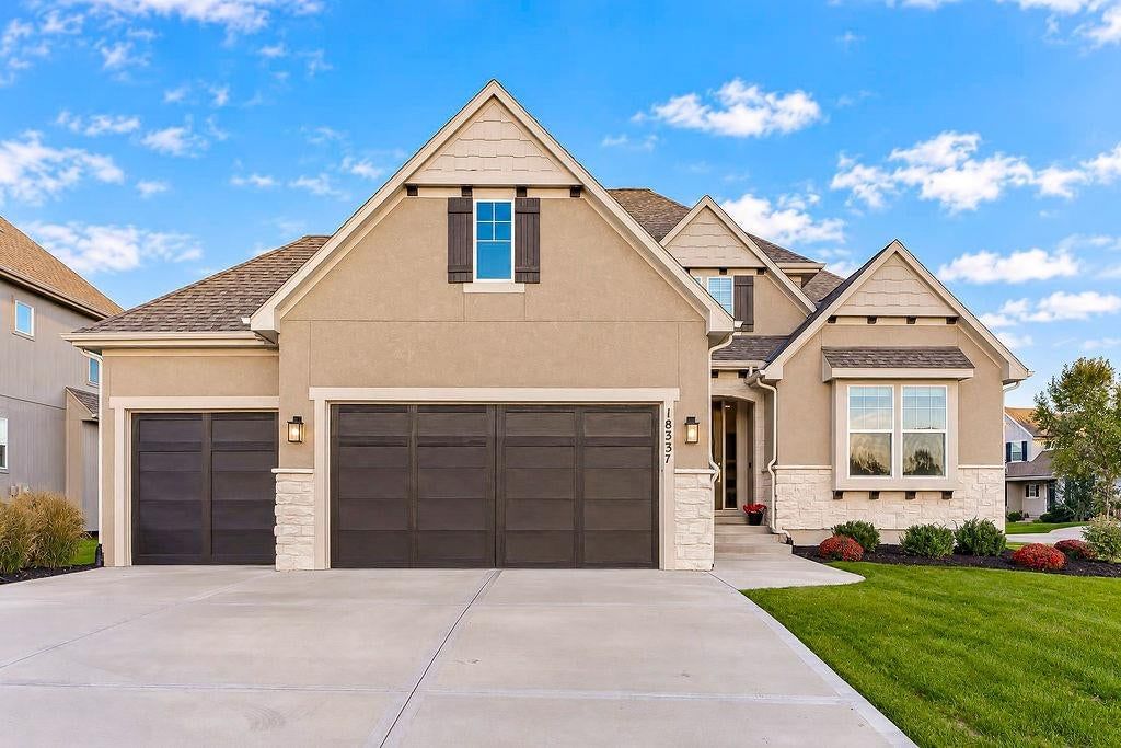 18337 Monrovia Street, Overland Park, KS: listing photo 2