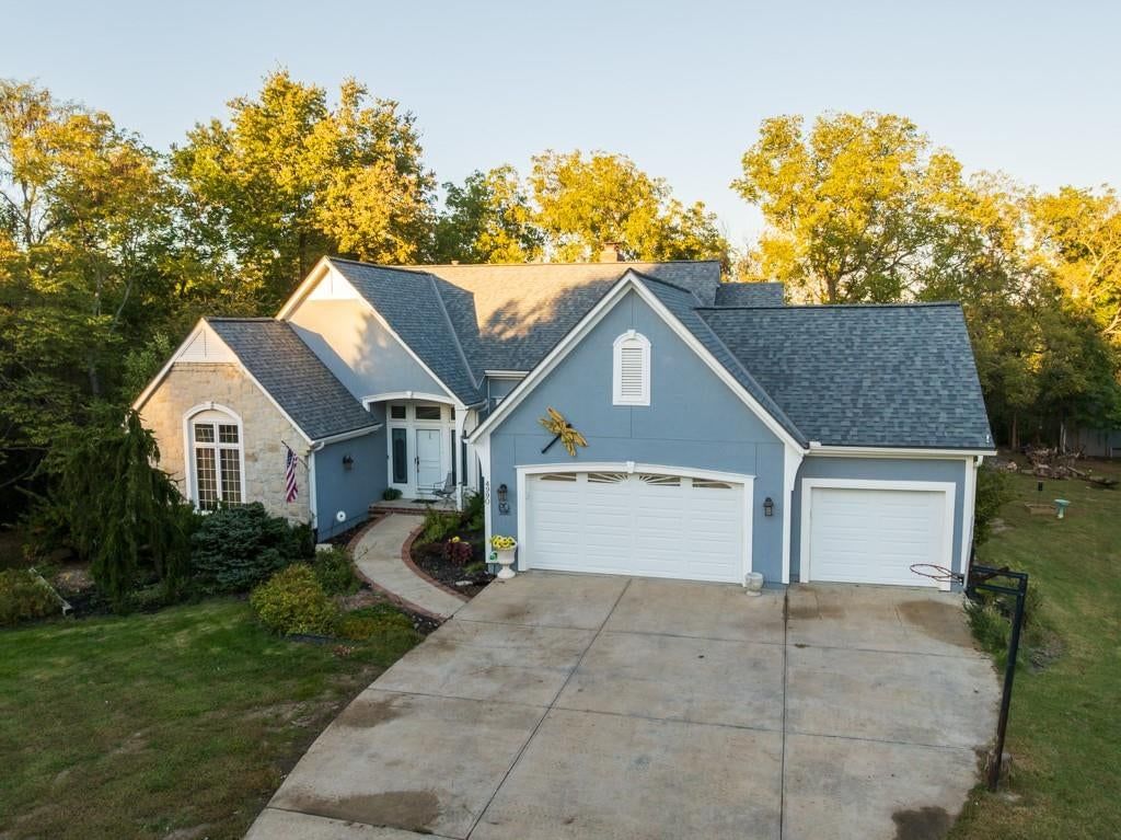 4990 W 178th Terr, Stilwell, KS: listing photo 2