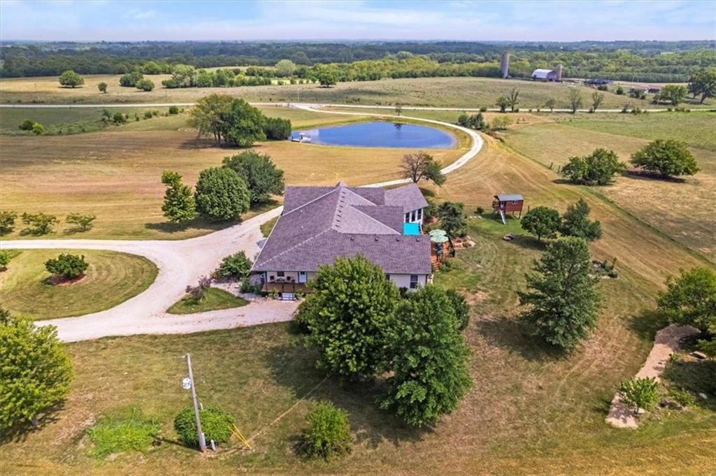 Photo 16 of 20 - 25400 S State Route M, Garden City, MO 64747