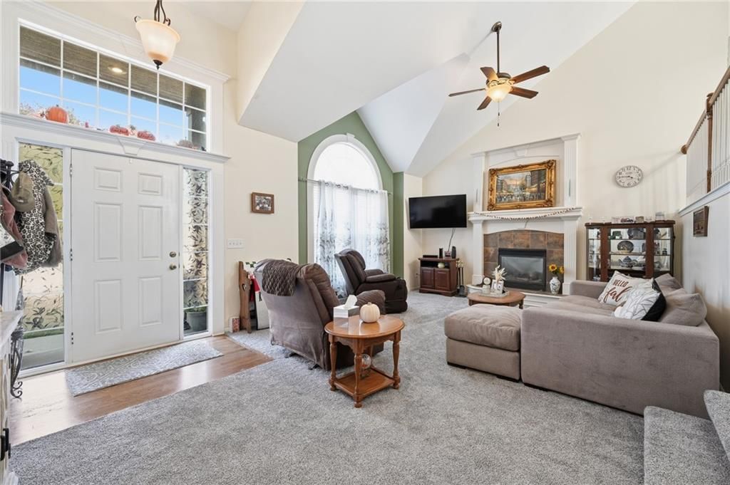 6211 NE 119th Terrace, Kansas City, MO: listing photo 2