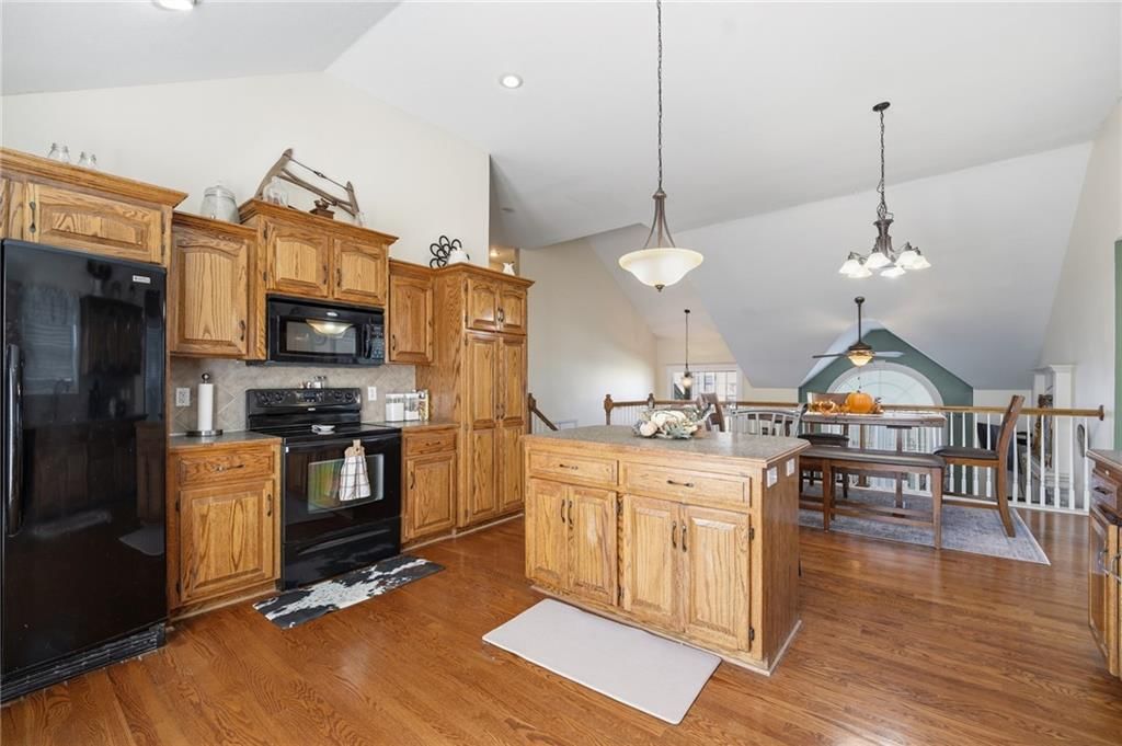Photo 13 of 67 - 6211 NE 119th Terrace, Kansas City, MO 64156