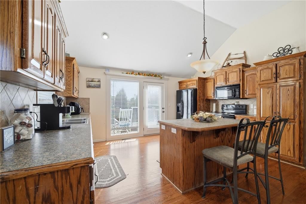 Photo 15 of 67 - 6211 NE 119th Terrace, Kansas City, MO 64156