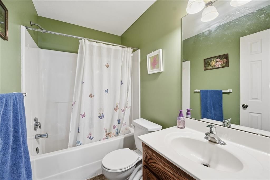 Photo 27 of 67 - 6211 NE 119th Terrace, Kansas City, MO 64156
