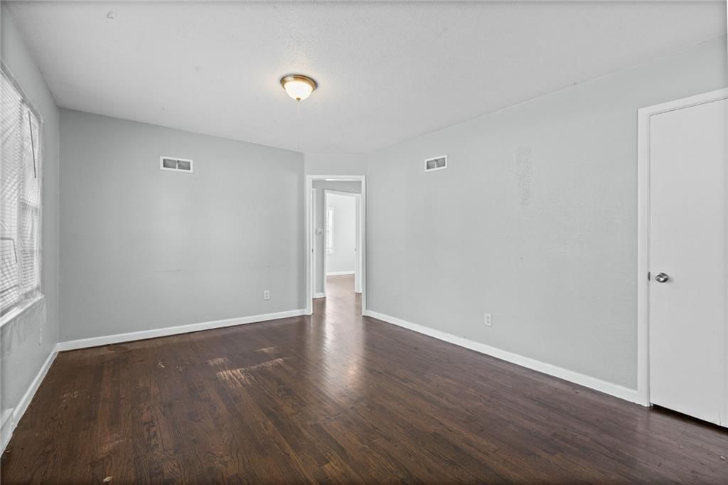 Photo 5 of 23 - 10137 E 80th Street, Raytown, MO 64138