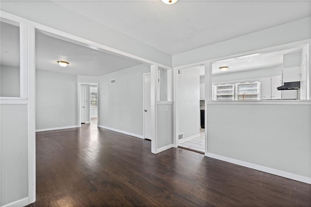 Photo 8 of 23 - 10137 E 80th Street, Raytown, MO 64138
