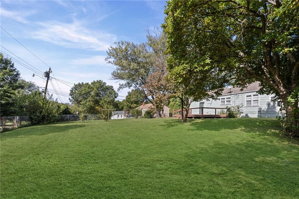 Deck at 10137 E 80th Street, Raytown, MO 64138