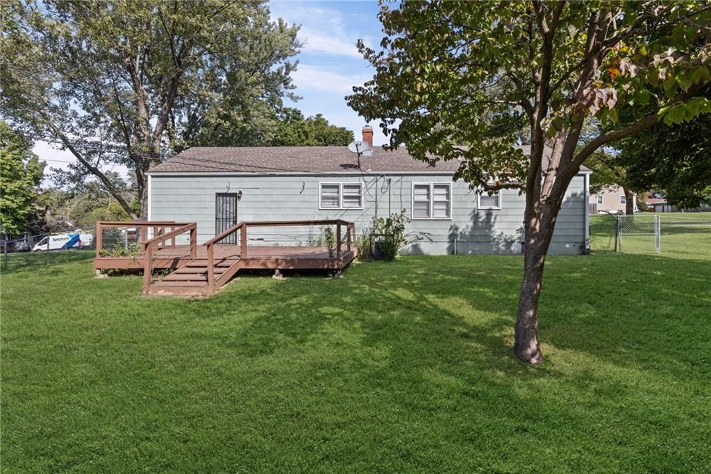 Photo 21 of 23 - 10137 E 80th Street, Raytown, MO 64138