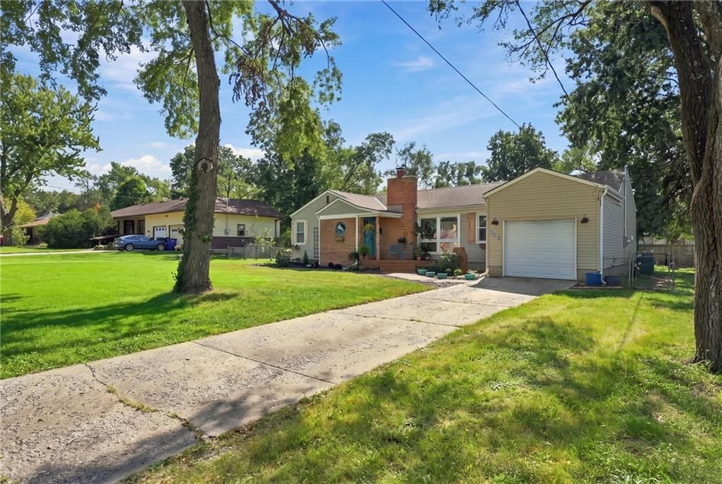 725 W Elm Street, Olathe, KS: listing photo 3