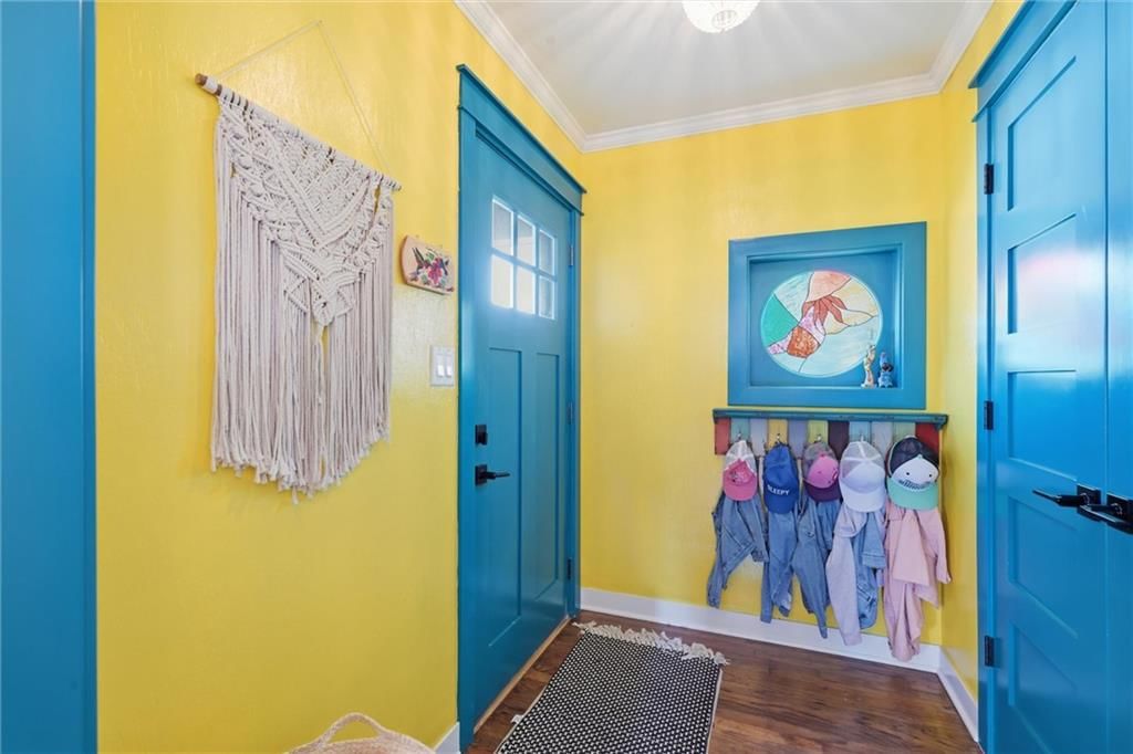 Photo 6 of 27 - 725 W Elm Street, Olathe, KS 66061