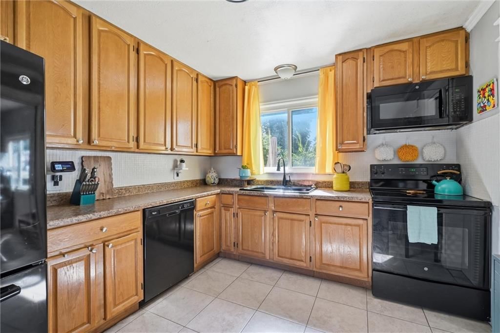 Photo 14 of 27 - 725 W Elm Street, Olathe, KS 66061