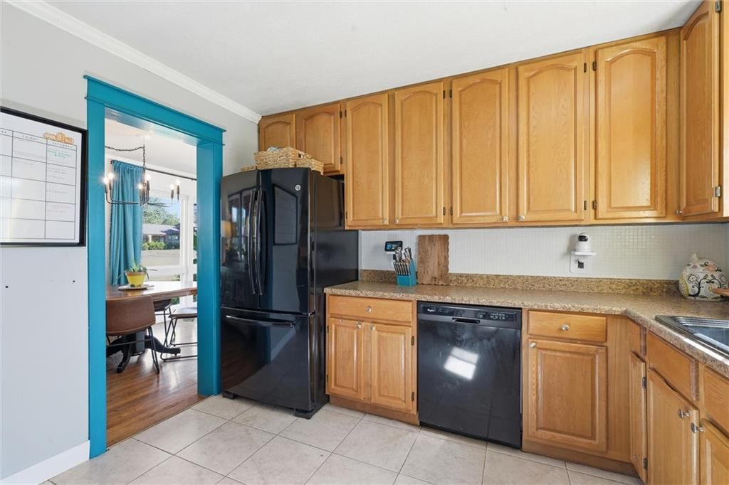 Photo 15 of 27 - 725 W Elm Street, Olathe, KS 66061