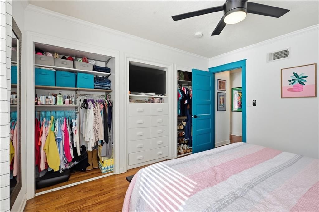 Photo 19 of 27 - 725 W Elm Street, Olathe, KS 66061